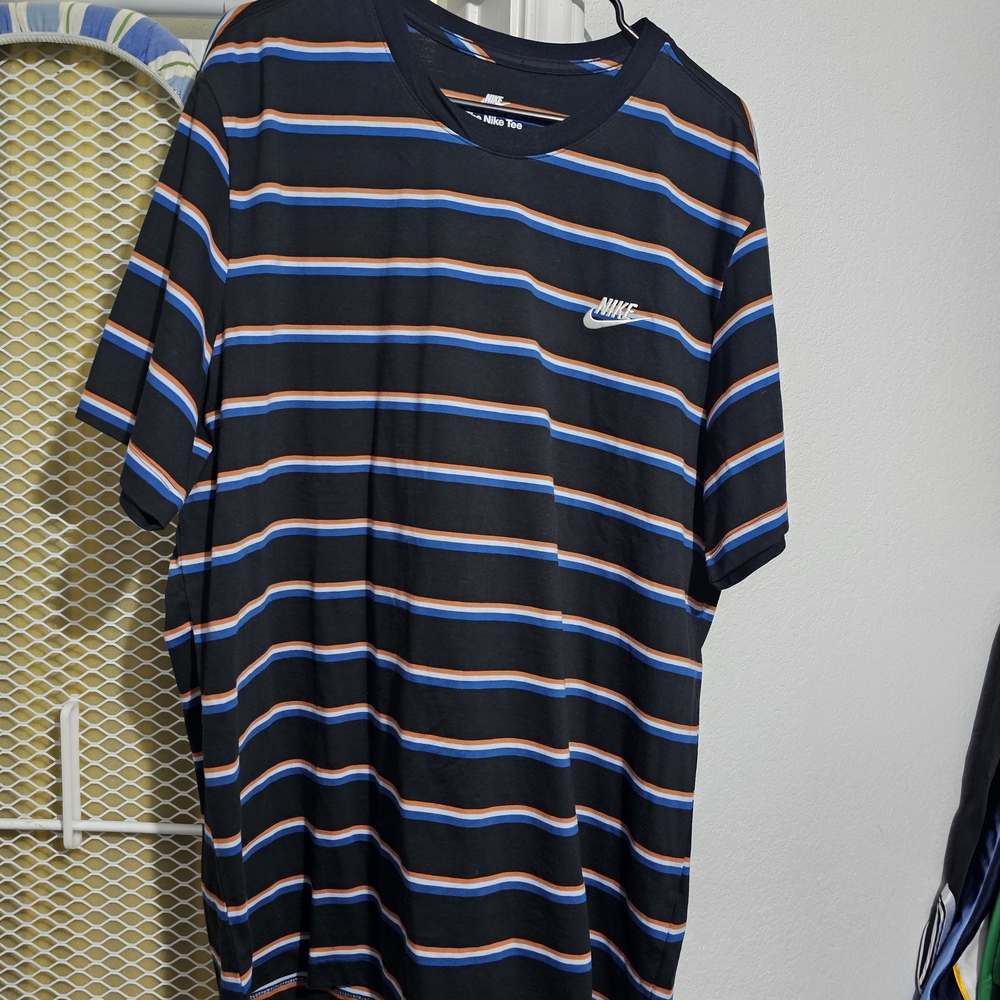 Nike Men's Black and Blue Striped Tee